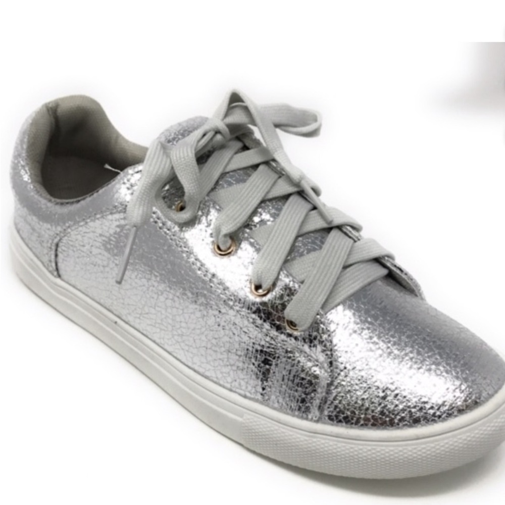 Forever Young women’s metallic textured lace up sneakers